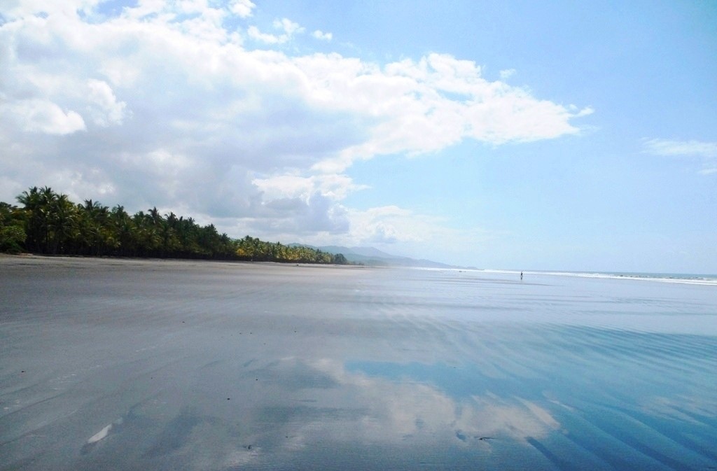 To visit the beaches of Quepos, Costa Rica